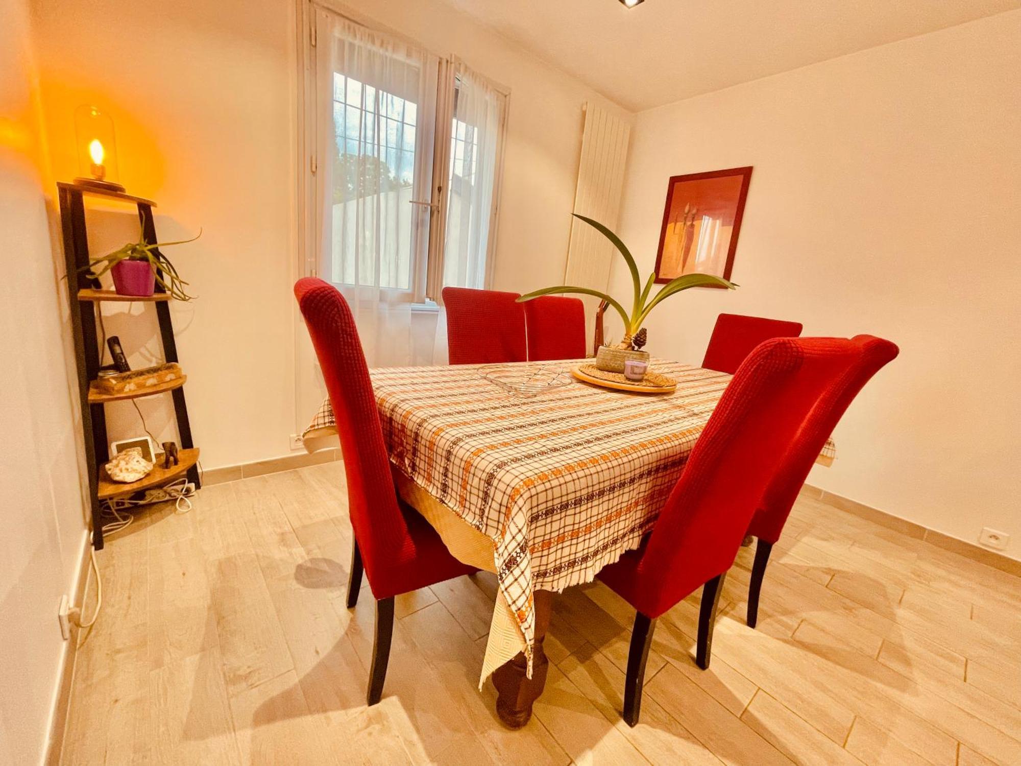 Lumineux Avec Jardin Et Jacuzzi - Parentale - Full Ac - Proche - Cdg - Stade De France - Parc Des Expositions Le Blanc-Mesnil
